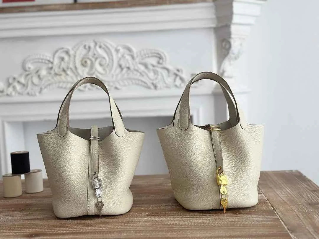 Hermès Picotin Lock 18 pocket bag Togo Leather H935100 beige