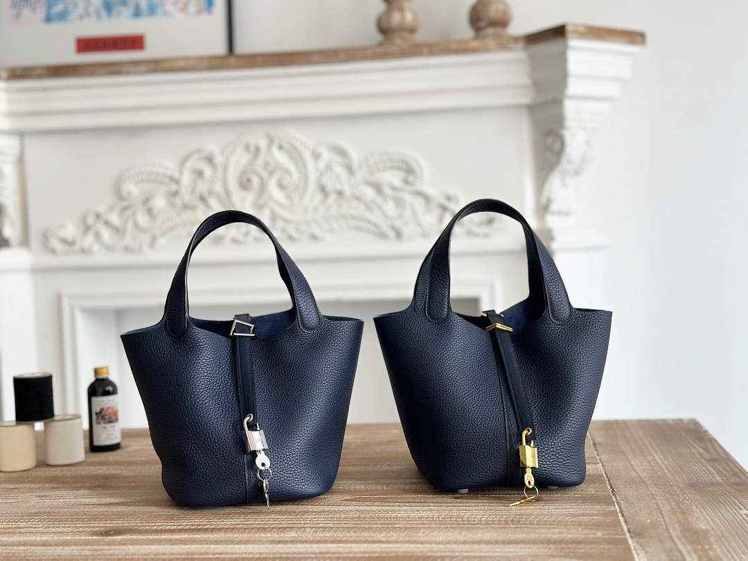 Hermès Picotin Lock 18 pocket bag Togo Leather H935100 navy blue