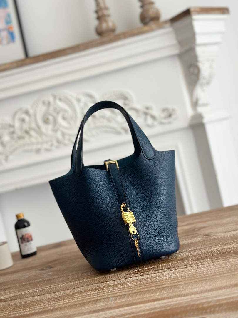 Hermès Picotin Lock 18 pocket bag Togo Leather H935100 dark blue