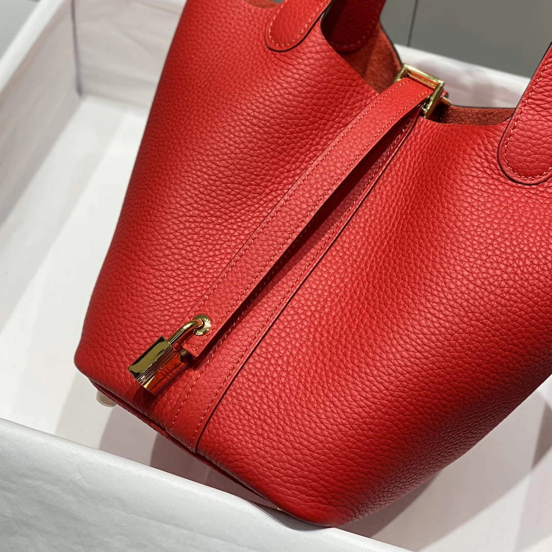 Hermès Picotin Lock 18 pocket bag Togo Leather Red H9352008