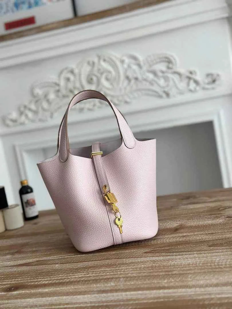Hermès Picotin Lock 18 pocket bag Togo Leather Light Pink H9352003