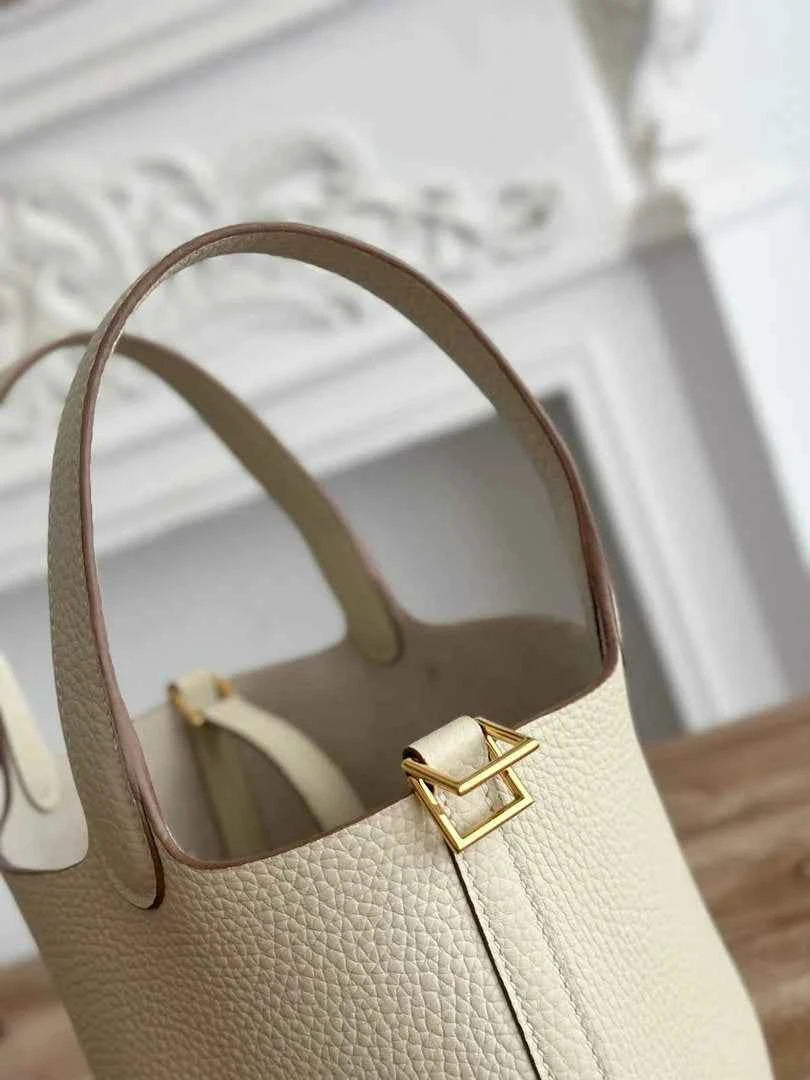 Hermès Picotin Lock 18 pocket bag Togo Leather H935100 beige