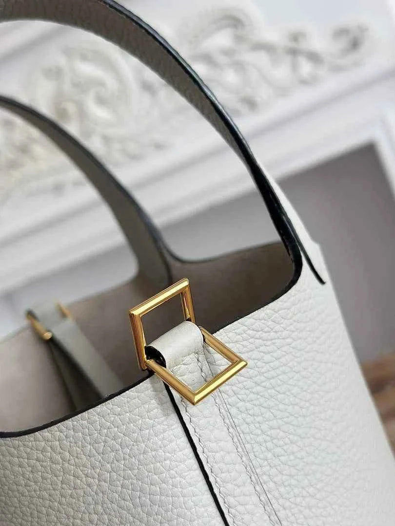 Hermès Picotin Lock 18 pocket bag Togo Leather light gray H9352002