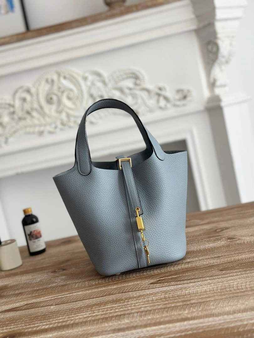 Hermès Picotin Lock 18 pocket bag Togo Leather light blue H9352003