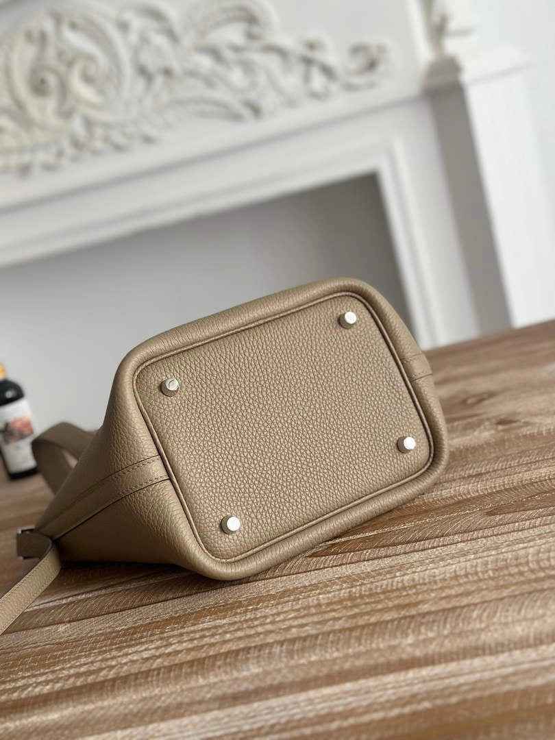 Hermès Picotin Lock 18 pocket bag Togo Leather H935100 gray