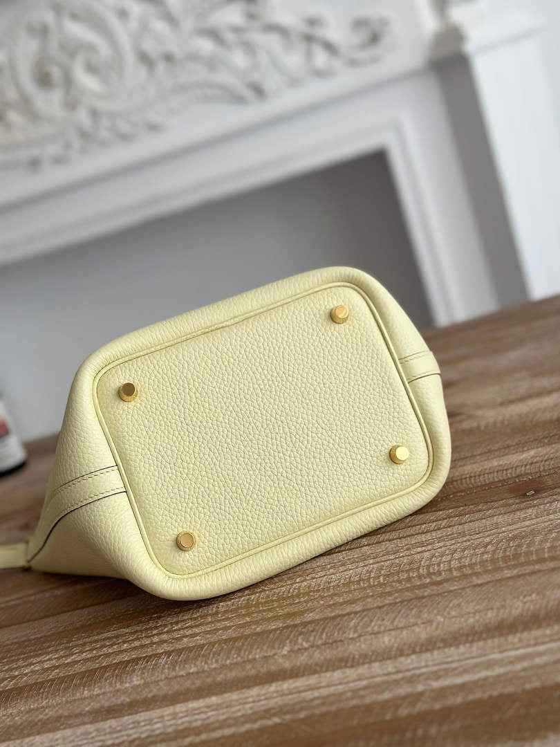 Hermès Picotin Lock 18 pocket bag Togo Leather H935100 light yellow