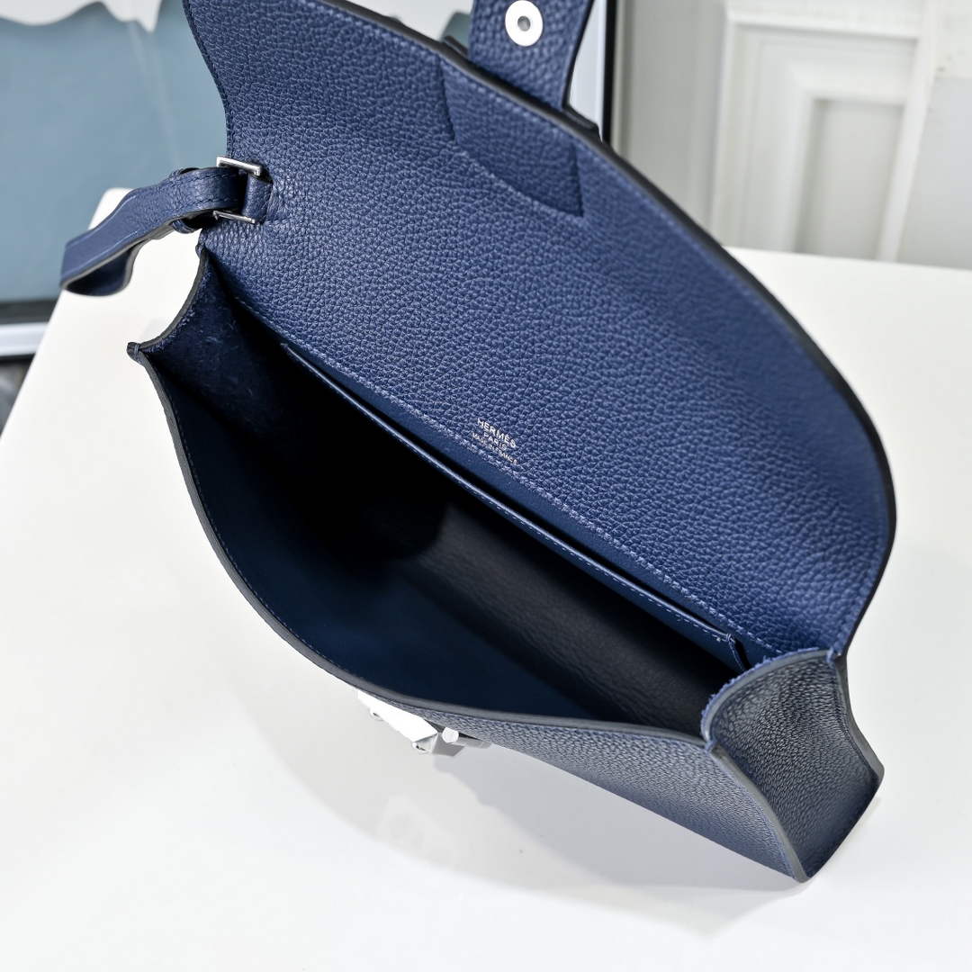 Hermès Sac a Depeches 24 – Togo Calfskin Navy - Default Title - View 9