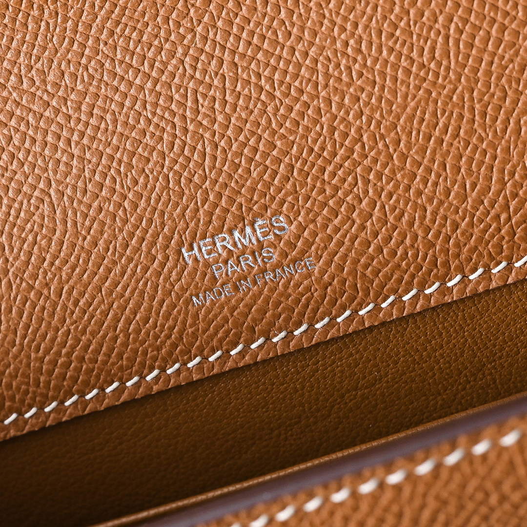 Hermès | Sac Dépêche 21 Bag | Tan Epsom Calfskin | Iconic Handbag
