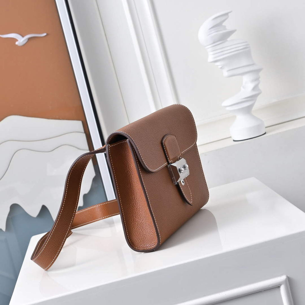 Hermès Sac à Dépêches 21 – Secure Lockable Flap – Brown Epsom Calfskin