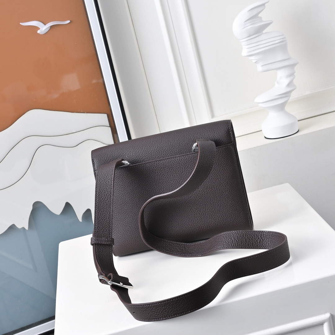 Vintage-Inspired Hermès Sac Dépêche 21 in Coffee Epsom Calfskin