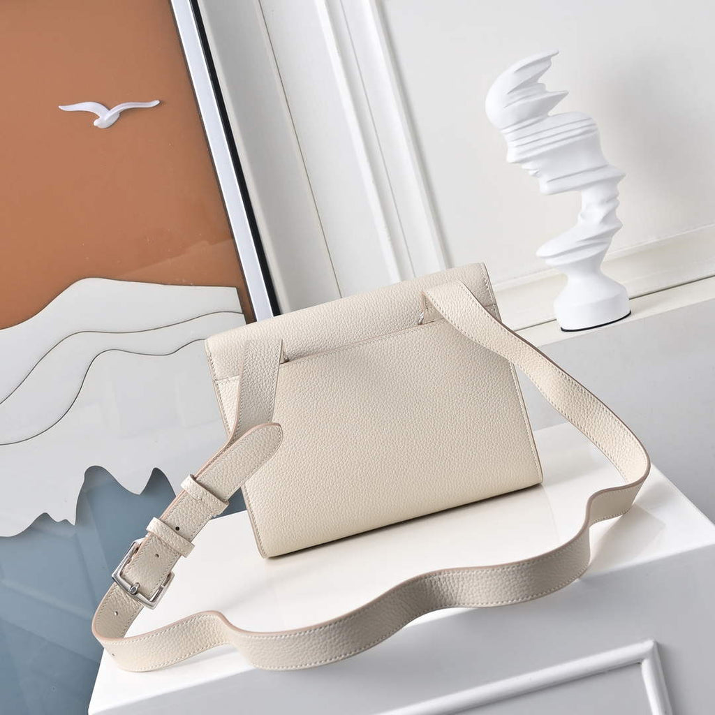 Hermès Sac Dépêche 21 Light weight Beige Epsom Bag – Small Yet Spacious