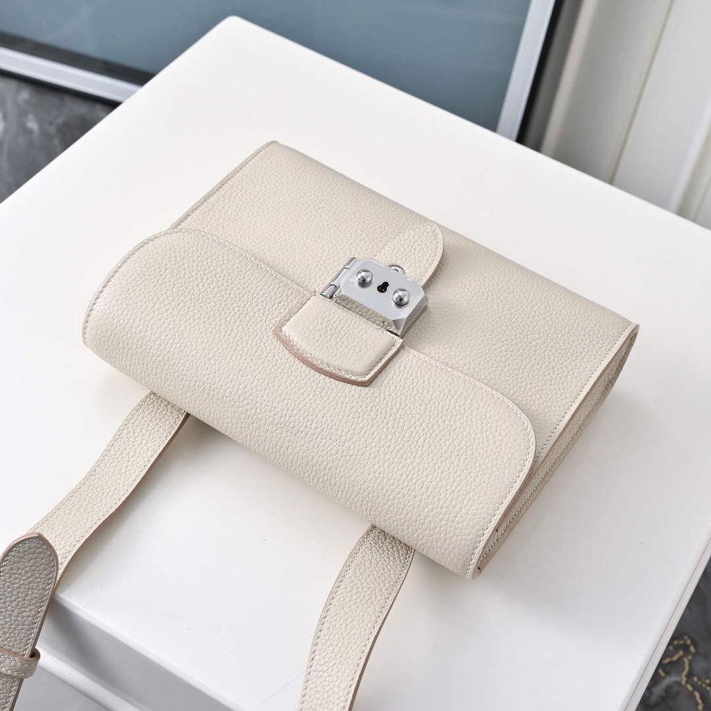 Hermès Sac Dépêche 21 Light weight Beige Epsom Bag – Small Yet Spacious