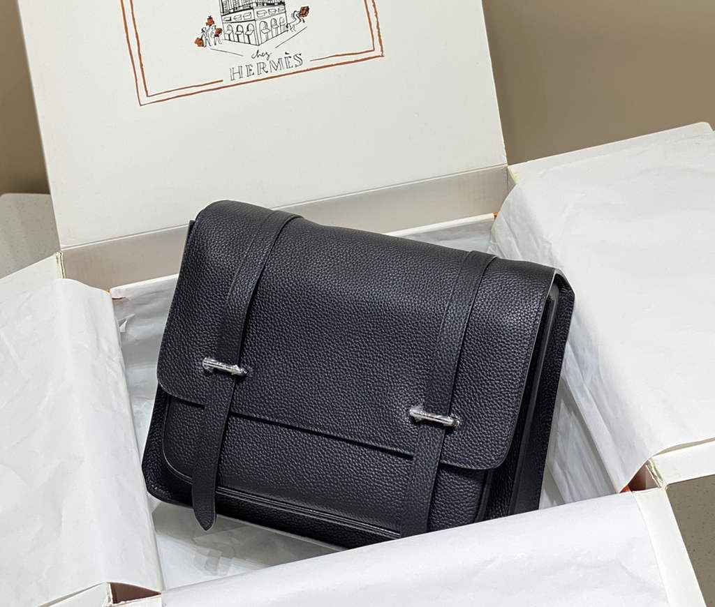 Hermès Steven Messenger Bag Togo leather Silver hardware 30cm Black