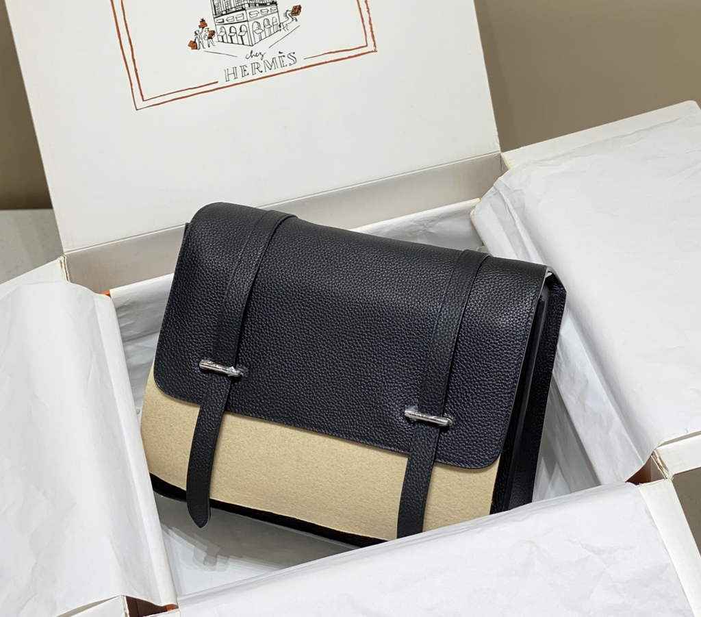 Hermès Steven Messenger Bag Togo leather Silver hardware 30cm Black
