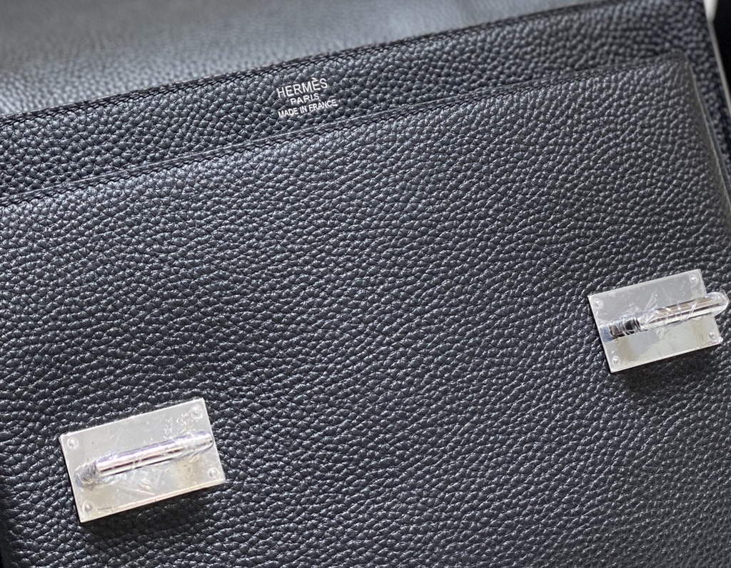 Hermès Steven Messenger Bag Togo leather Silver hardware 30cm Black