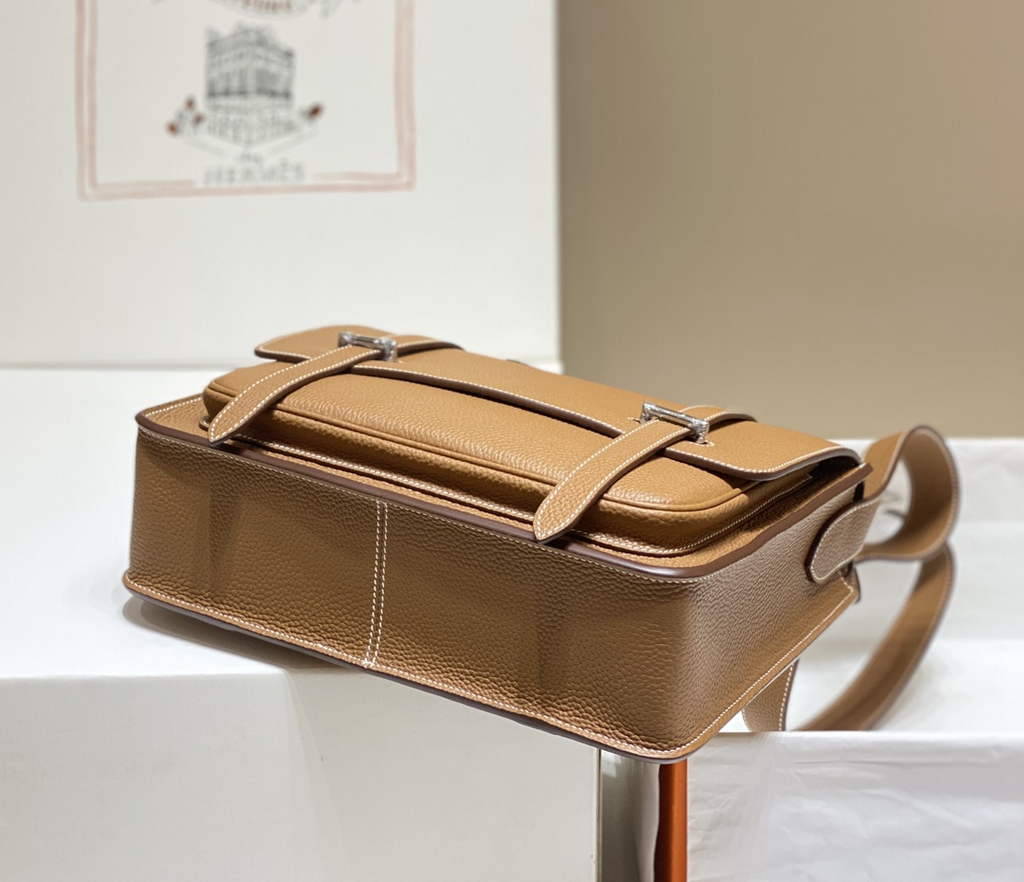 Hermès Steven Messenger Bag Togo leather Silver hardware 30cm Light Brown