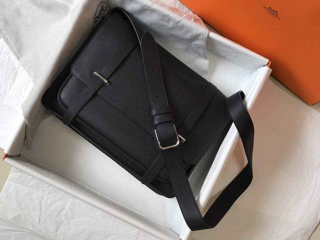 Hermès Steven Messenger Bag Togo leather Silver hardware 34cm Black