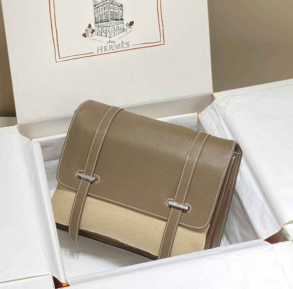 Hermès Steven Messenger Bag Togo leather Silver hardware 34cm Gray