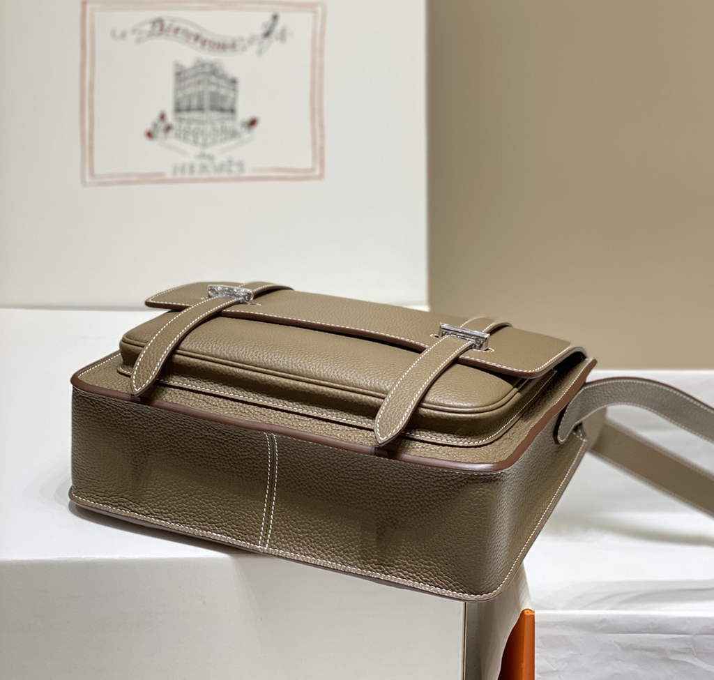 Hermès Steven Messenger Bag Togo leather Silver hardware 34cm Gray