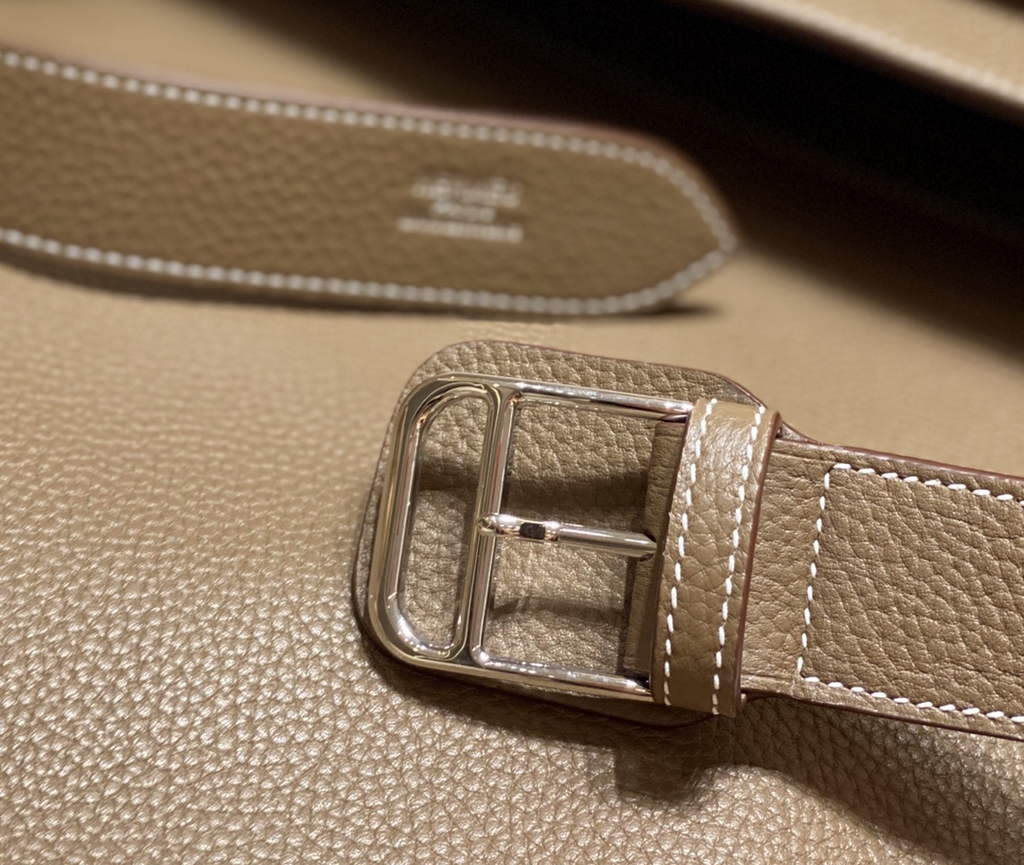 Hermès Steven Messenger Bag Togo leather Silver hardware 34cm Gray