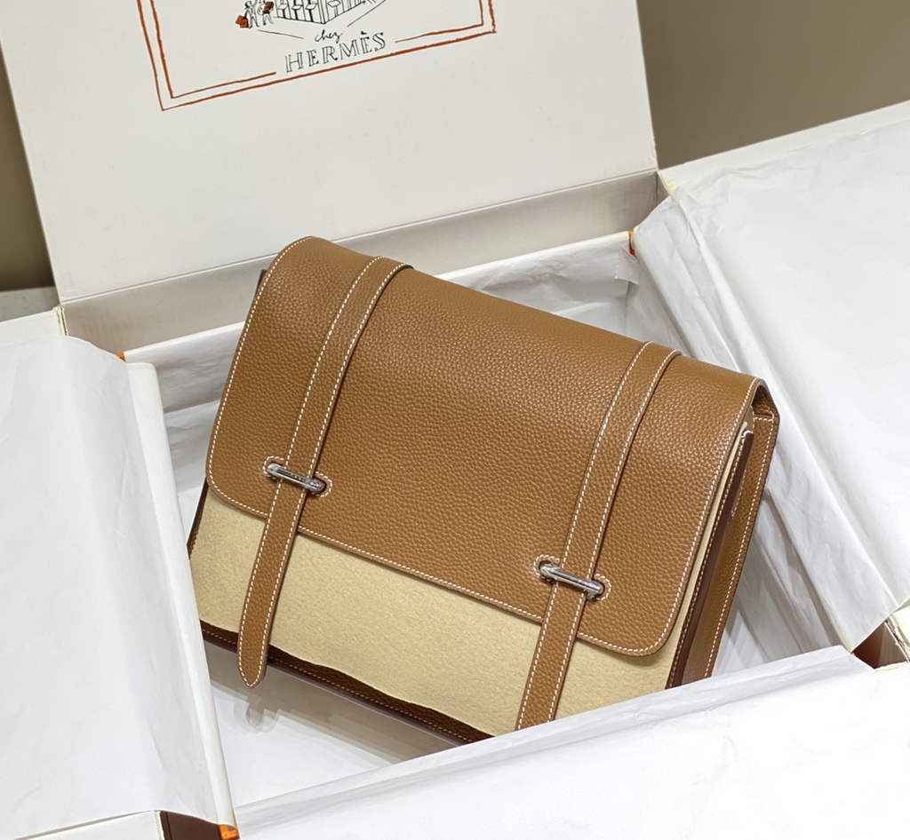 Hermès Steven Messenger Bag Togo leather Silver hardware 34cm Light Brown