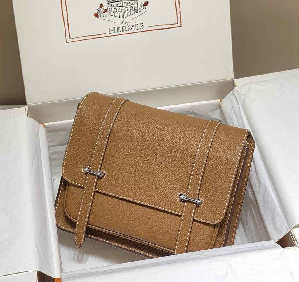 Hermès Steven Messenger Bag Togo leather Silver hardware 34cm Light Brown