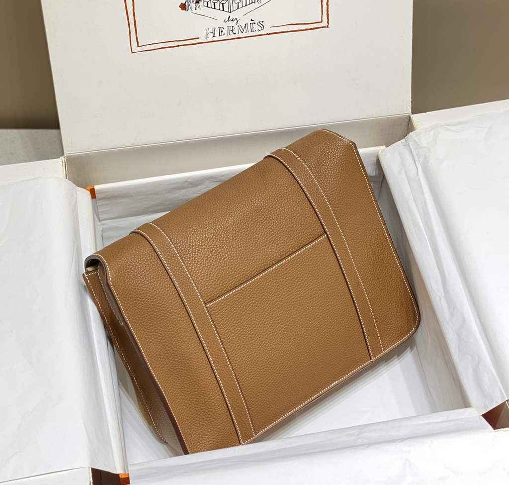 Hermès Steven Messenger Bag Togo leather Silver hardware 34cm Light Brown