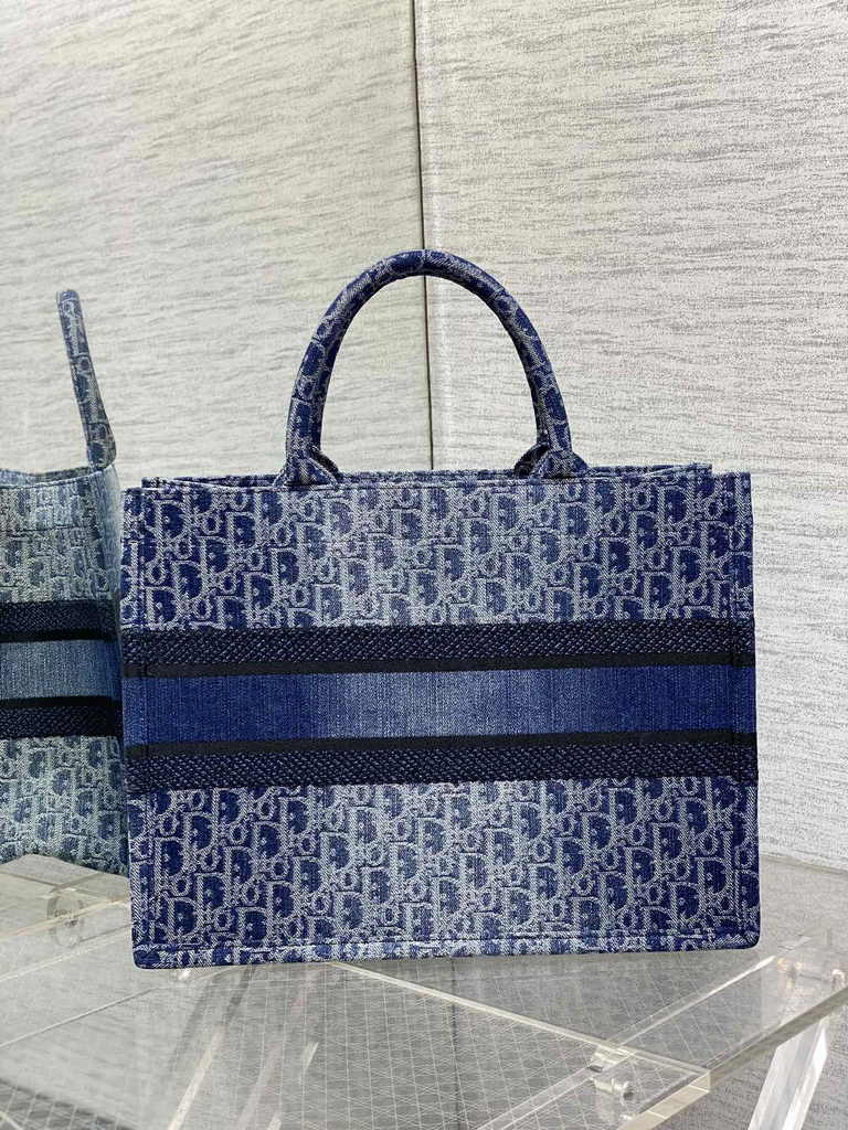 Large Dior Book Tote M1286 Blue Denim Dior Oblique Jacquard