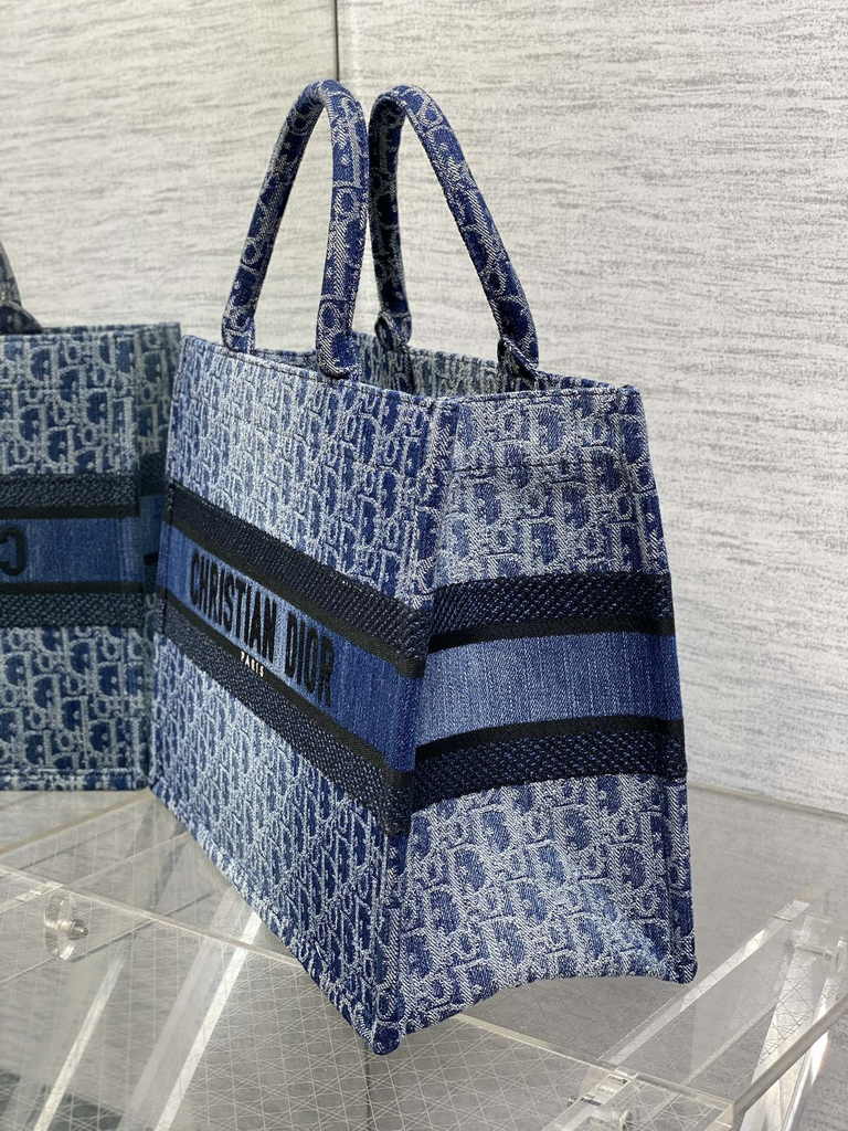 Large Dior Book Tote M1286 Blue Denim Dior Oblique Jacquard