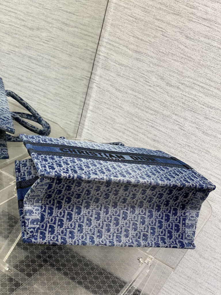 Large Dior Book Tote M1286 Blue Denim Dior Oblique Jacquard