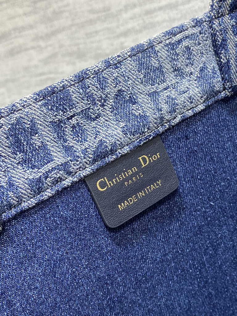 Large Dior Book Tote M1286 Blue Denim Dior Oblique Jacquard