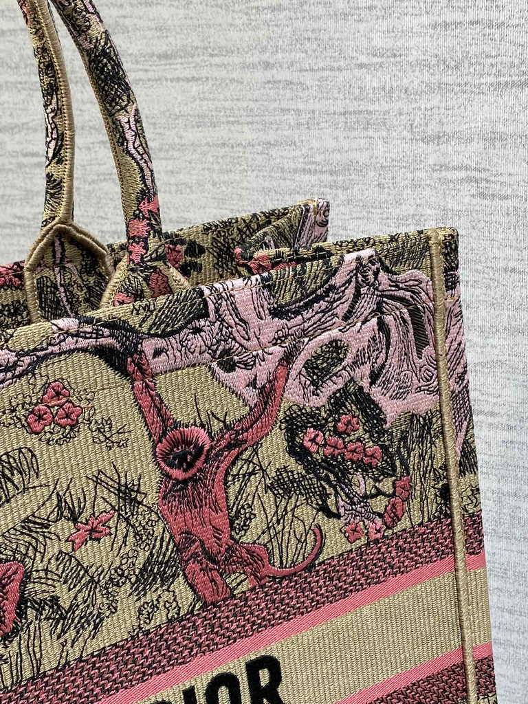 Large Dior Book Tote M1286 Raffia with Candy Pink Toile de Jouy Sauvage Embroidery