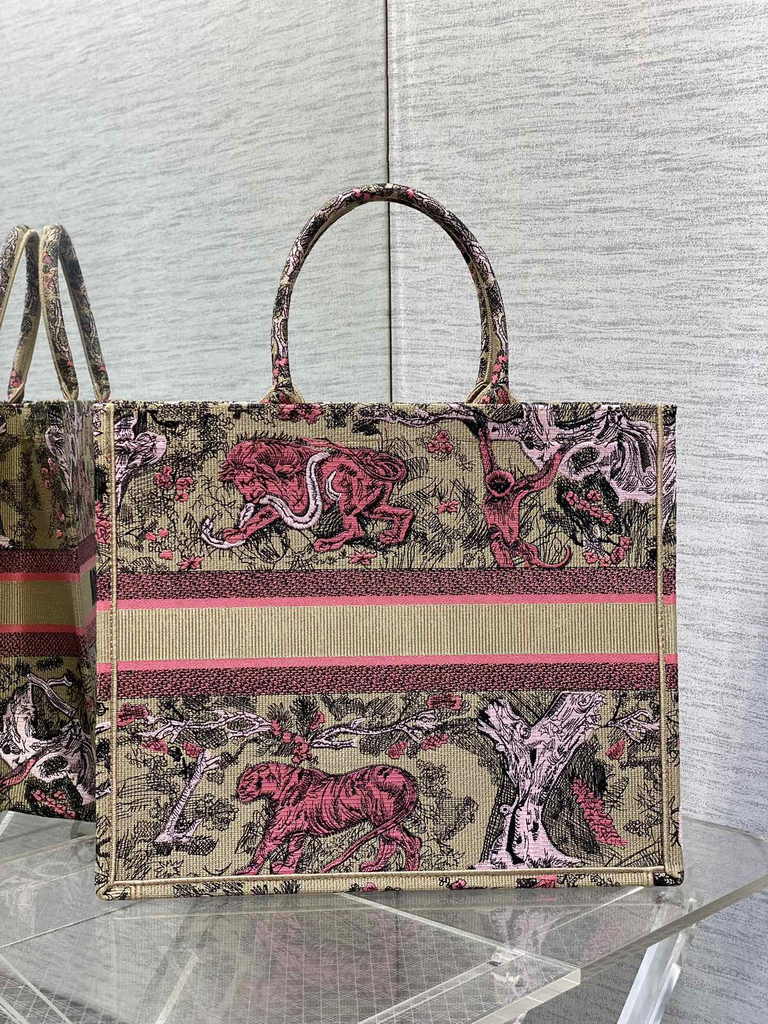 Large Dior Book Tote M1286 Raffia with Candy Pink Toile de Jouy Sauvage Embroidery