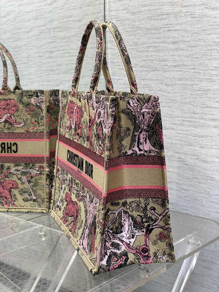 Large Dior Book Tote M1286 Raffia with Candy Pink Toile de Jouy Sauvage Embroidery