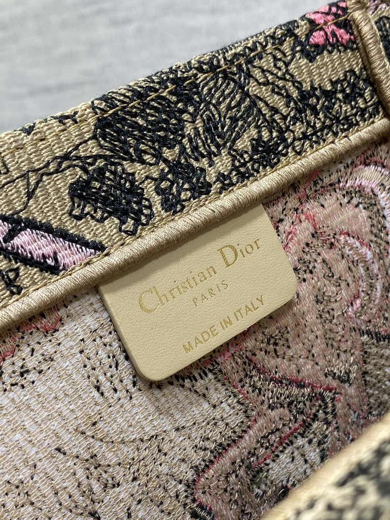 Large Dior Book Tote M1286 Raffia with Candy Pink Toile de Jouy Sauvage Embroidery
