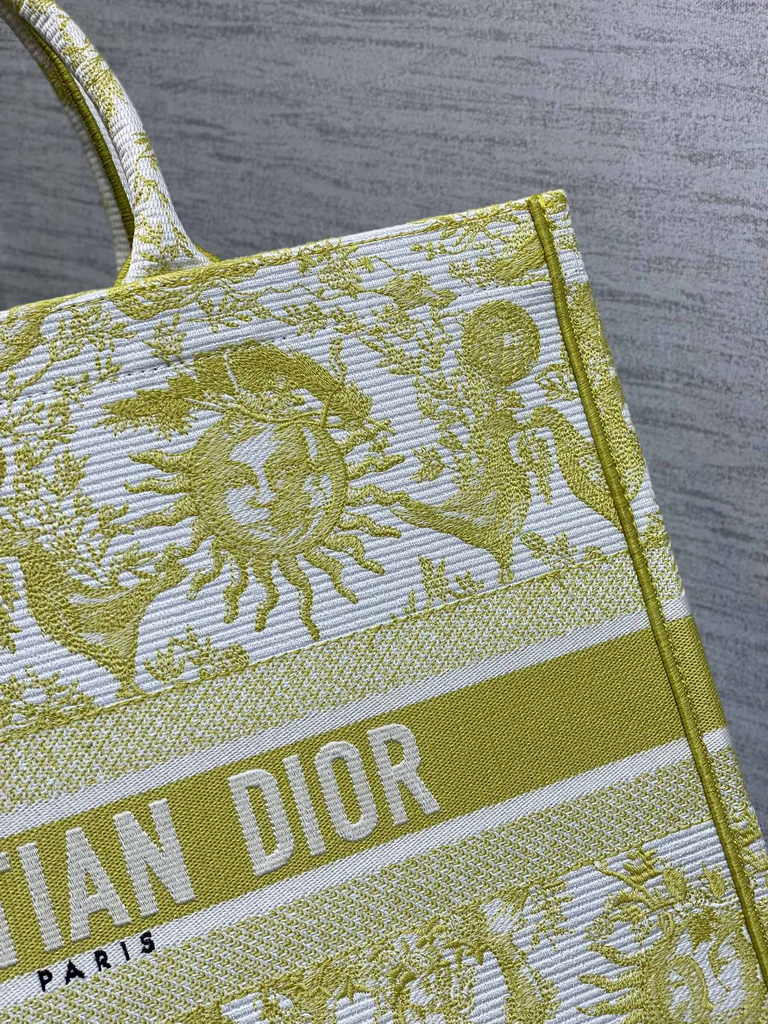 Large Dior Book Tote M1286 Raffia with Yellow Toile de Jouy Soleil Embroidery