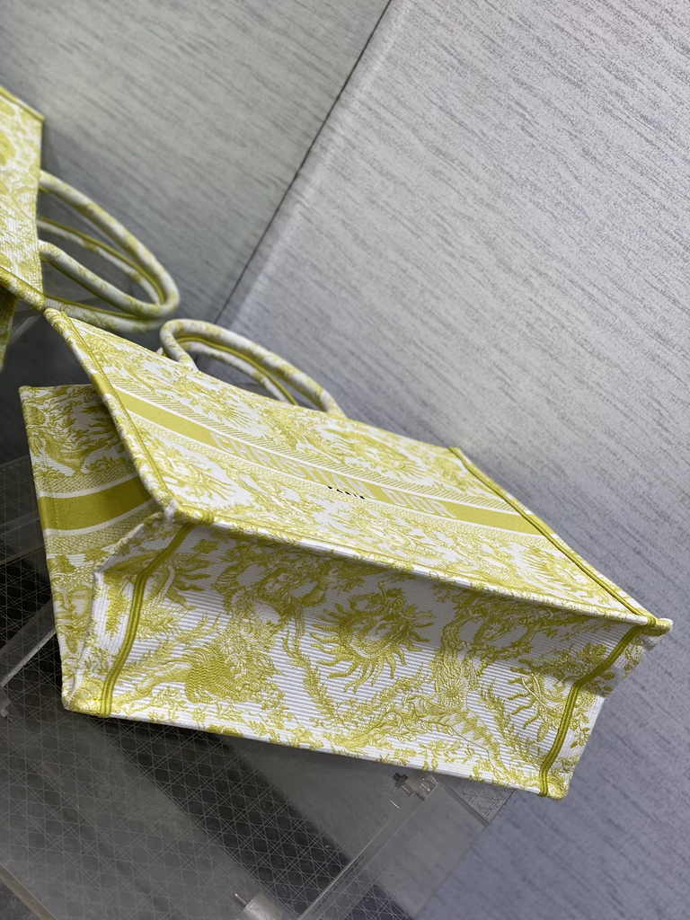 Large Dior Book Tote M1286 Raffia with Yellow Toile de Jouy Soleil Embroidery