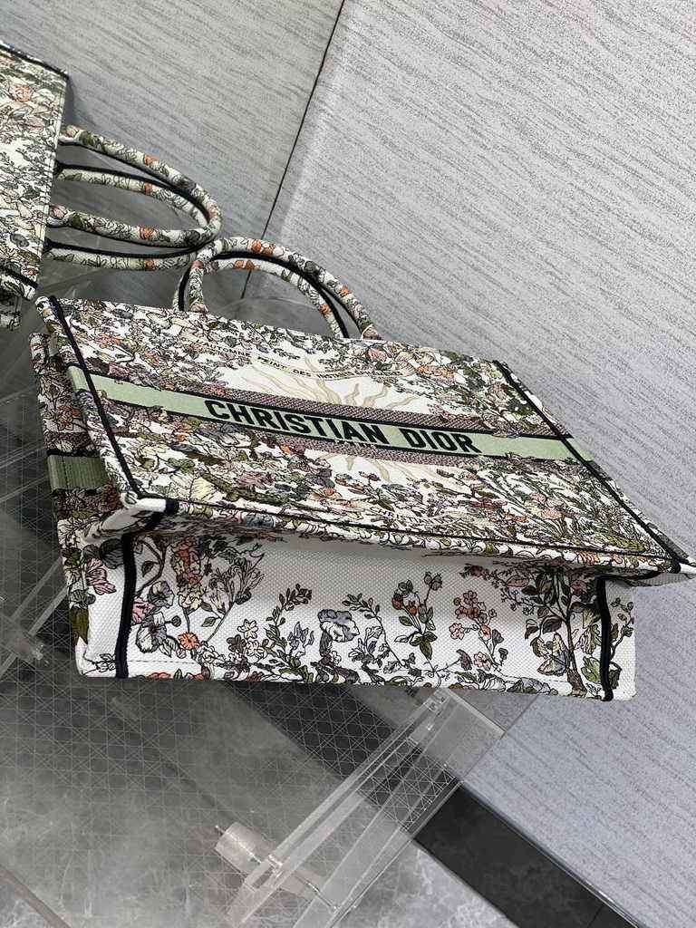 Large Dior Book Tote M1286 Ecru Multicolor Dior 4 Saisons Automne Soleil Embroidery