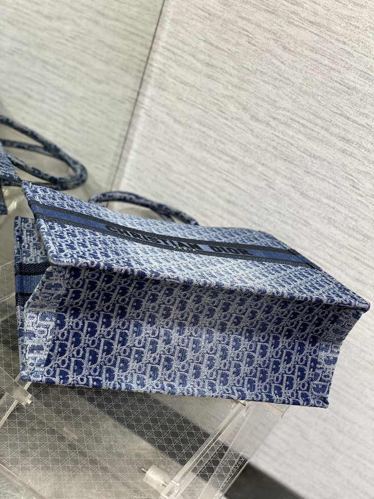 Large Dior Book Tote M1286 Blue Denim Dior Oblique Jacquard
