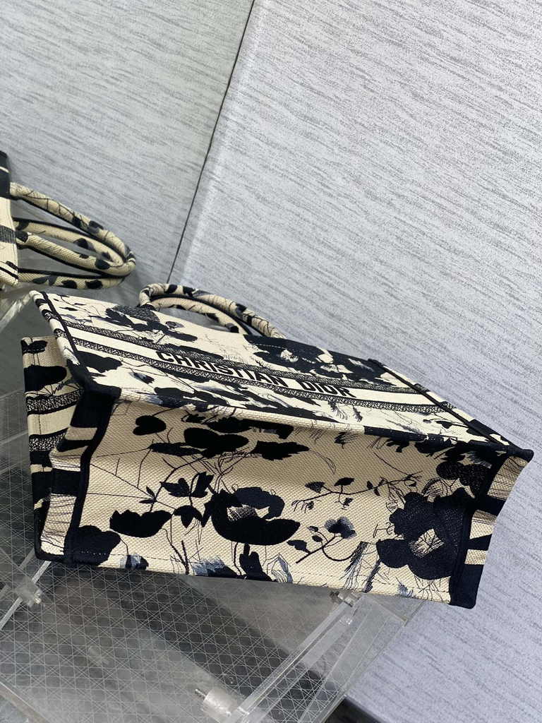 Large Dior Book Tote M1286 Apricot Peony Embroidery