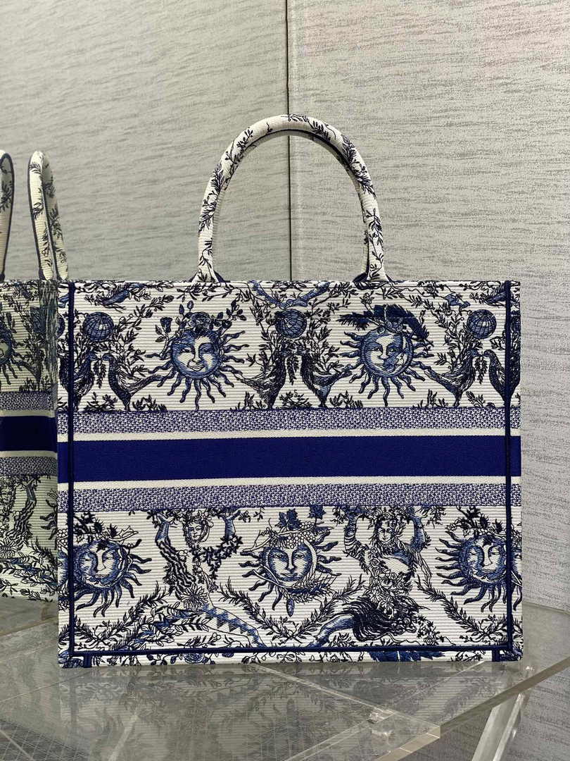Large Dior Book Tote M1286 White and Navy Blue Toile de Jouy Soleil Embroidery