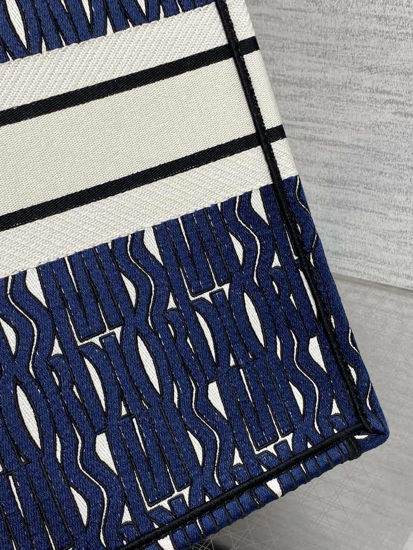 Large Dior Book Tote M1286 Blue and White Miss Dior Allover Embroidery