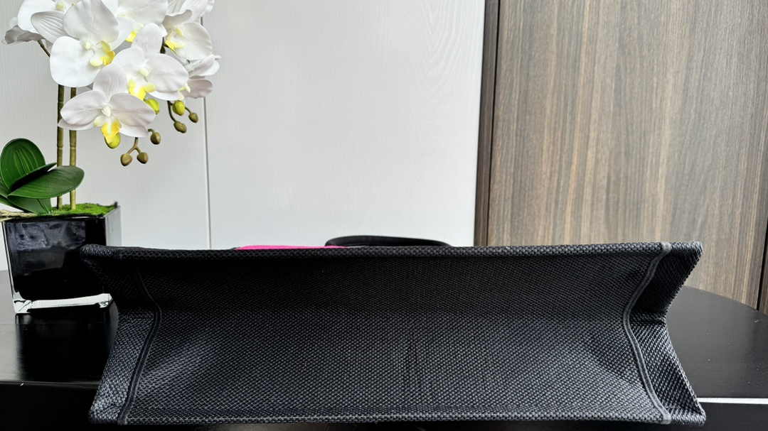Large Dior Book Tote M1286 Two-Tone Fuchsia and Purple Miss Dior Graffiti Embroidery