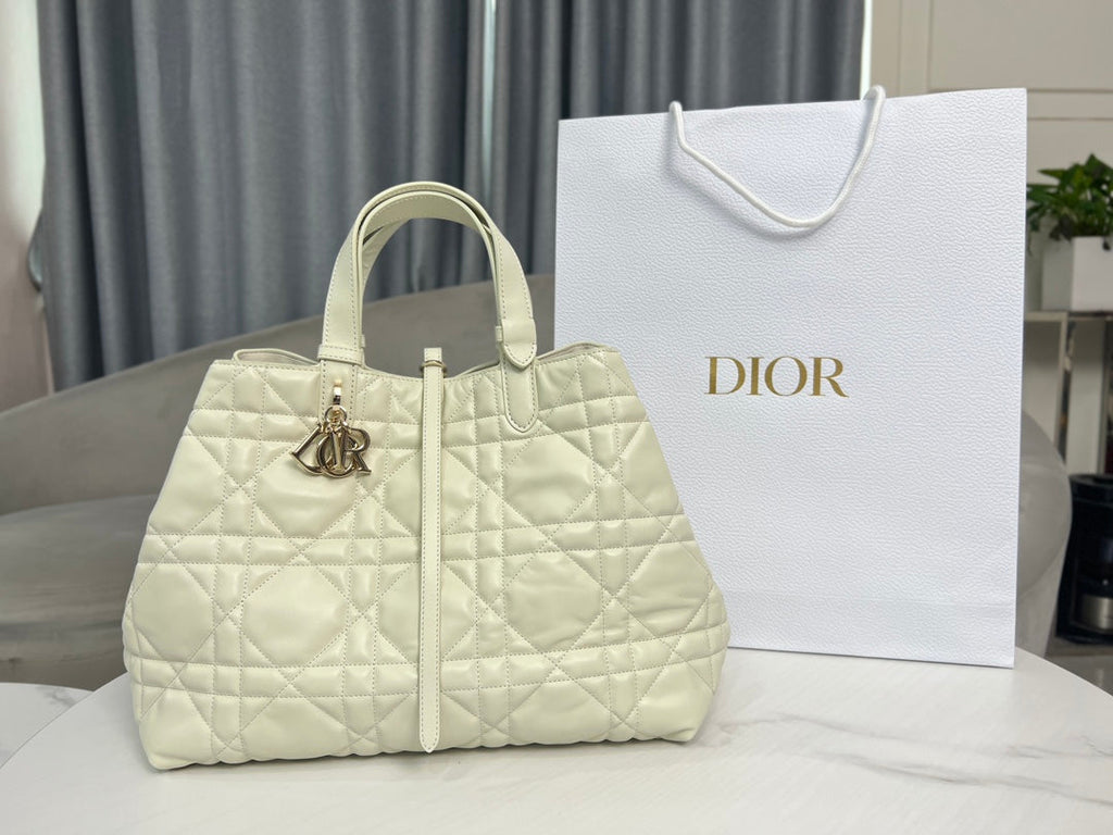 Large Dior Toujours Bag M2820 Latte Macrocannage Calfskin - Default Title - View 2
