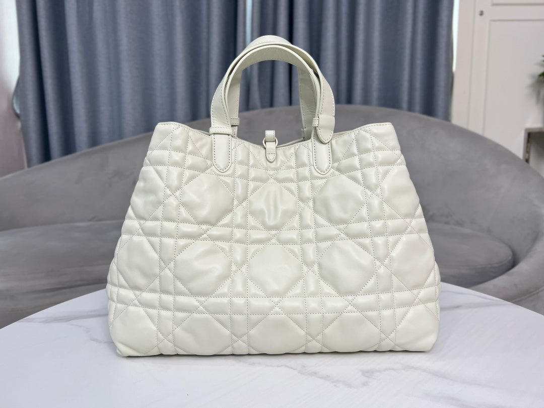 Large Dior Toujours Bag M2820 Latte Macrocannage Calfskin - Default Title - View 3