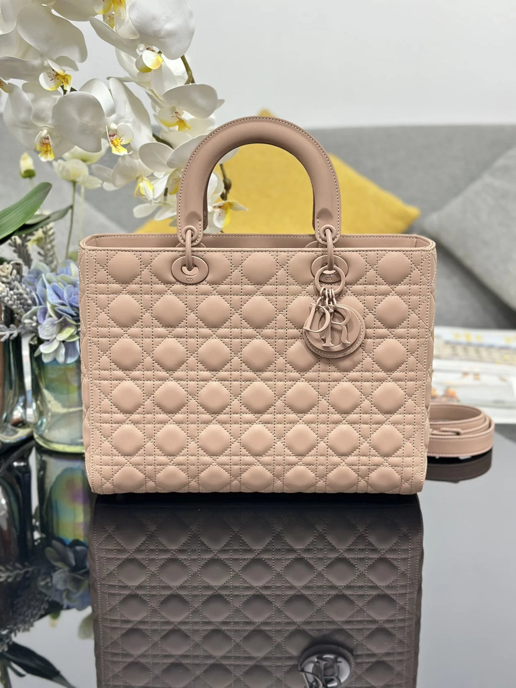 Large Lady Dior Bag M0566 Lambskin Pink - Default Title - View 1