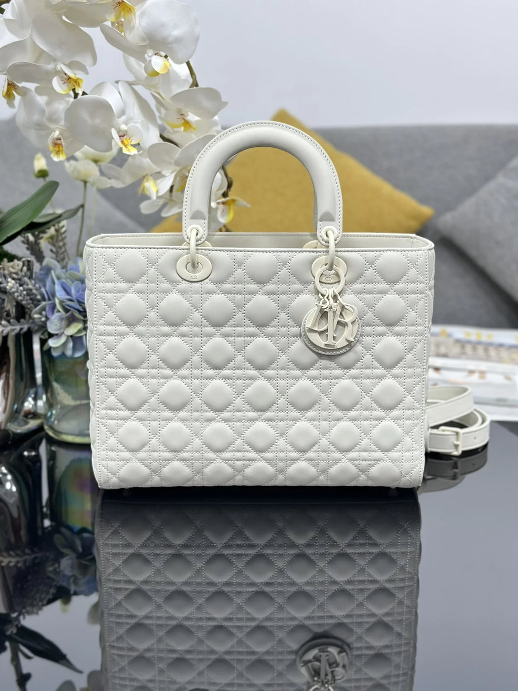 Large Lady Dior Bag M0566 Lambskin White - Default Title - View 1