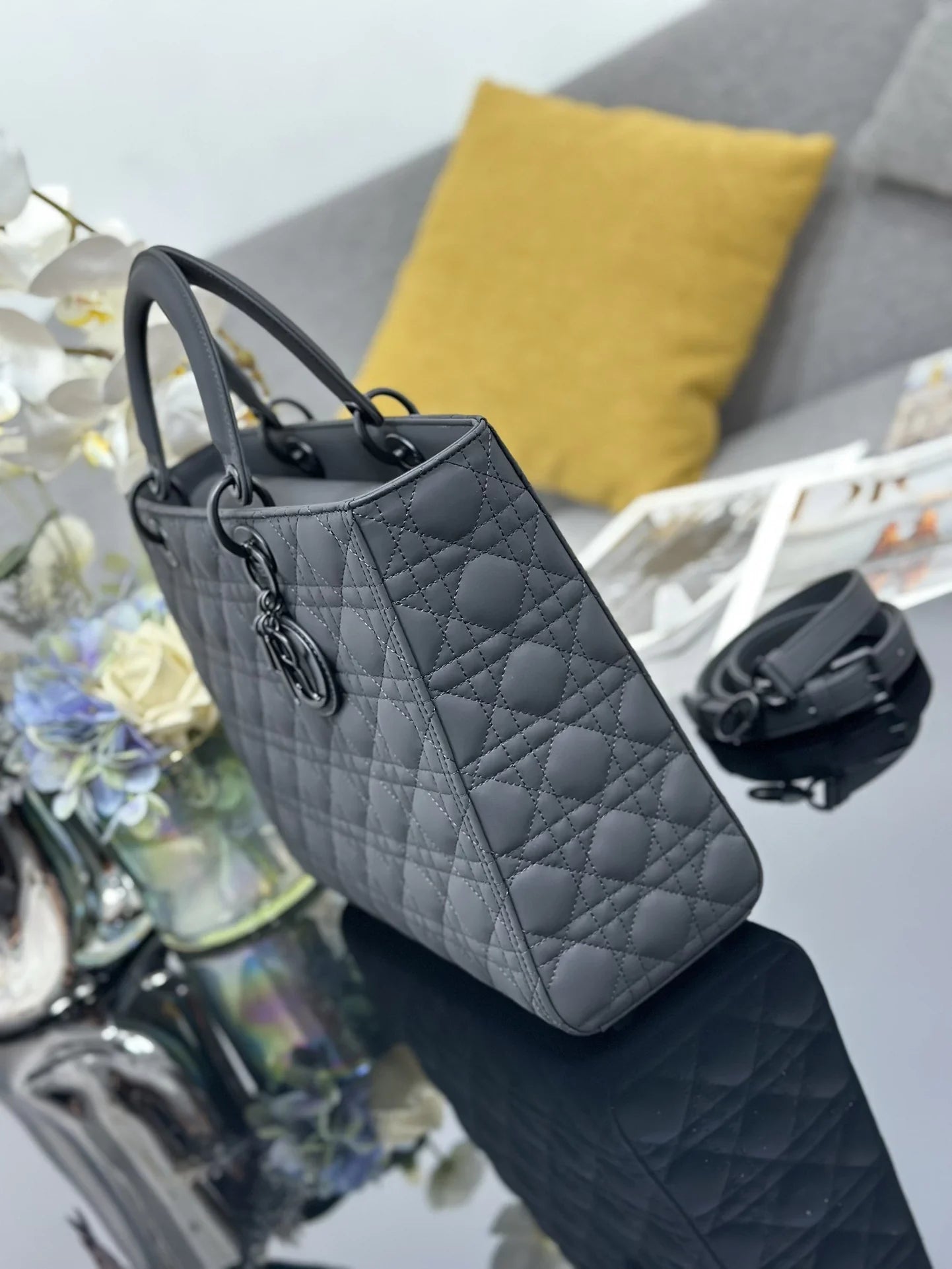 Large Lady Dior Bag M0566 Lambskin Black - Default Title - View 4