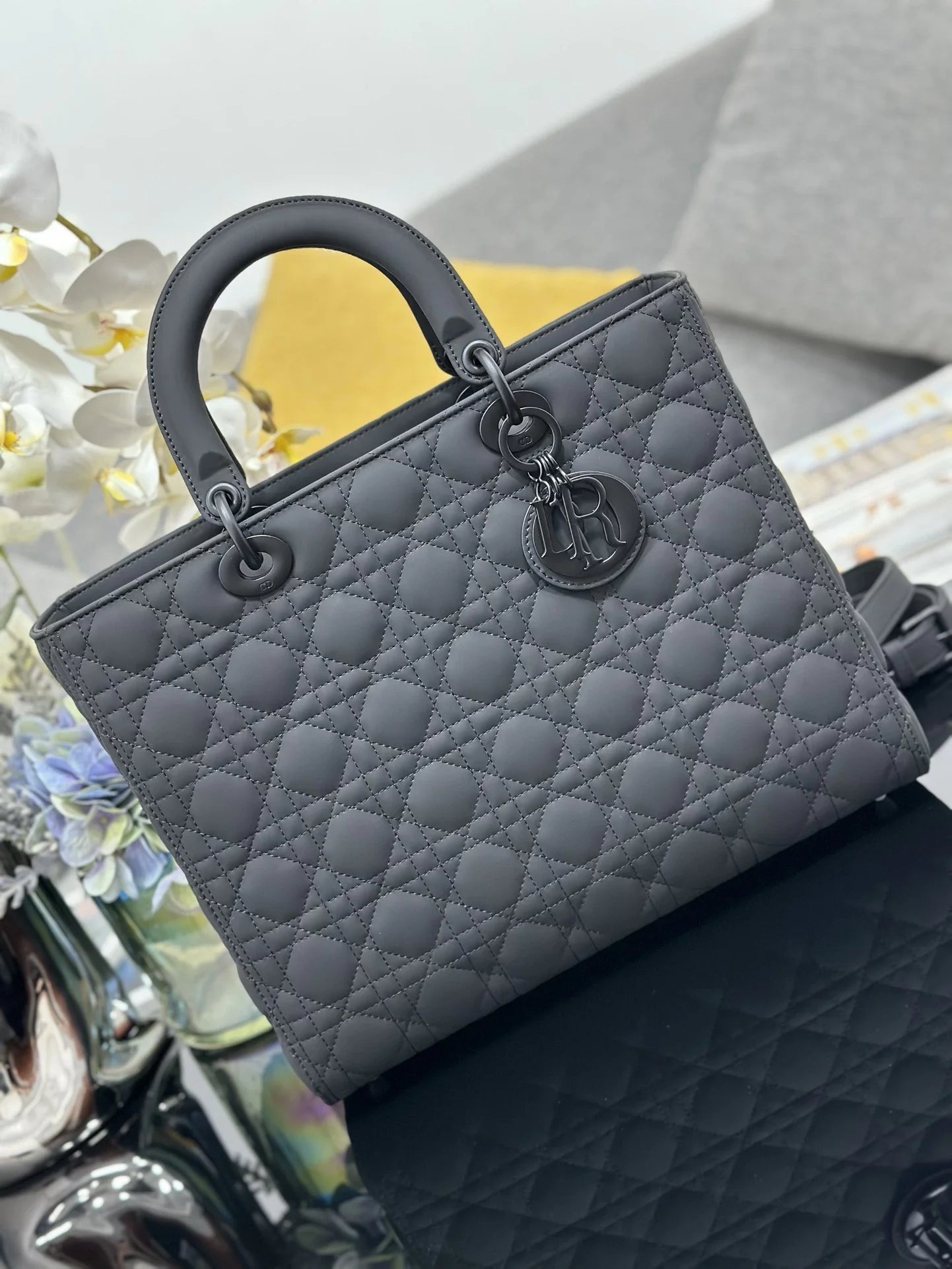 Large Lady Dior Bag M0566 Lambskin Black - Default Title - View 2