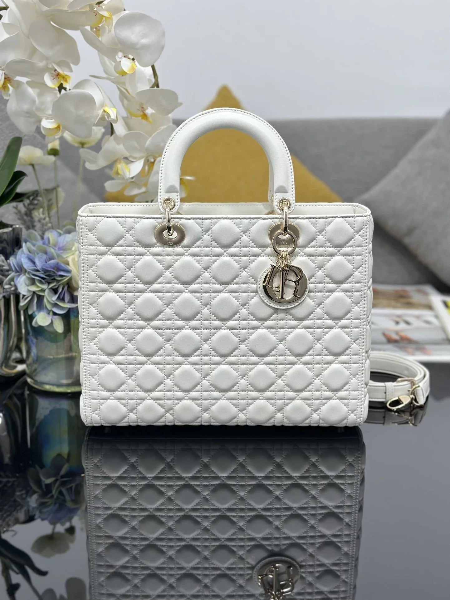 Large Lady Dior Bag M0566 White Lambskin Gold Hardware - Default Title - View 1